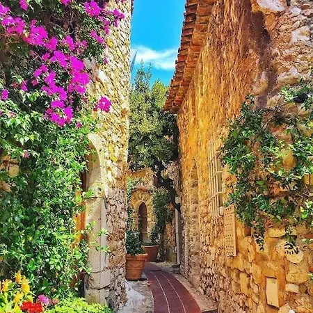 Apartment Au Calme, Avec Terrasse Et Parking A Village