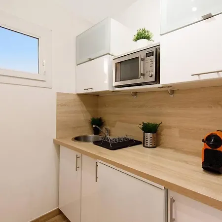 Apartment Au Calme, Avec Terrasse Et Parking A Village Eze